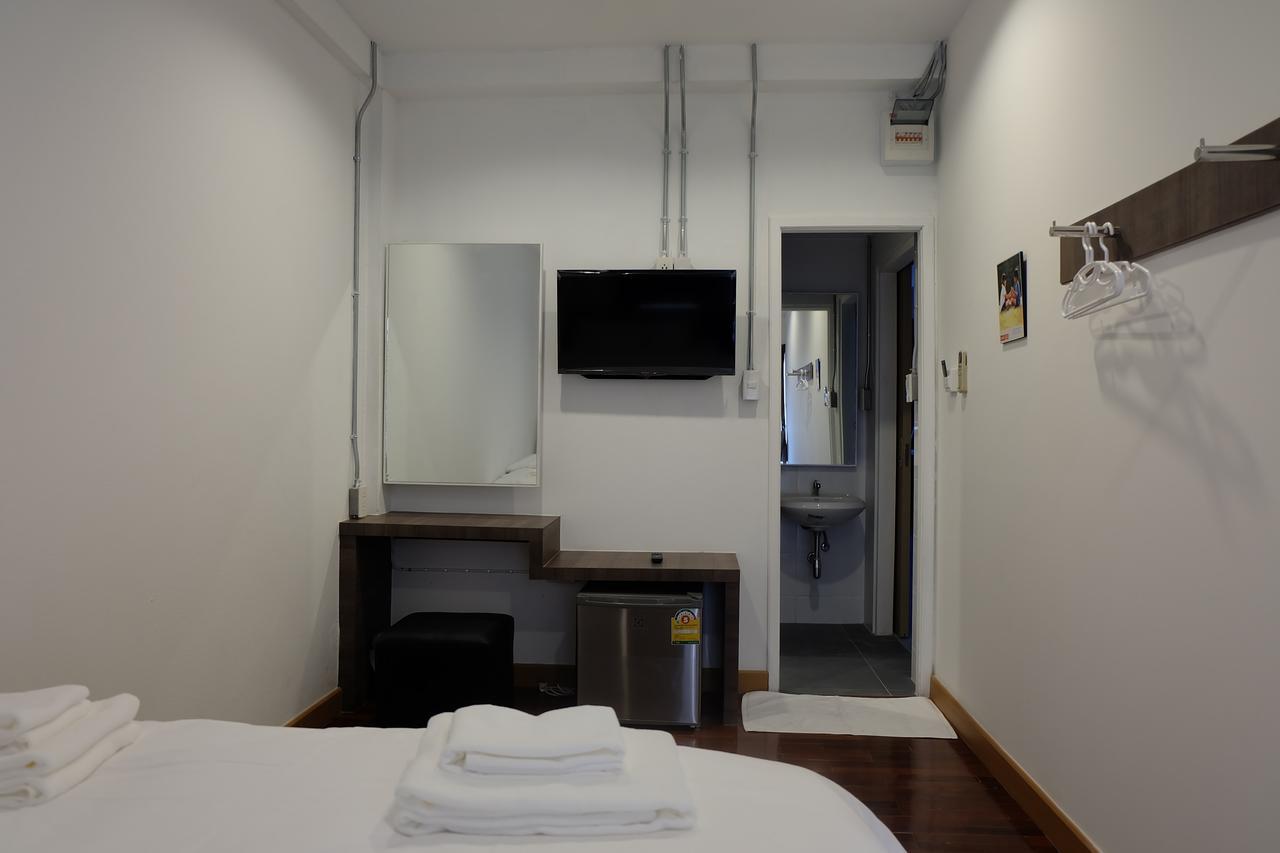 F Plus F Hostel Chiang Mai Exteriör bild