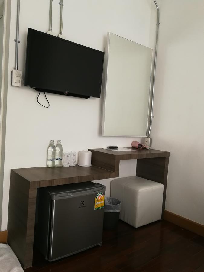 F Plus F Hostel Chiang Mai Exteriör bild